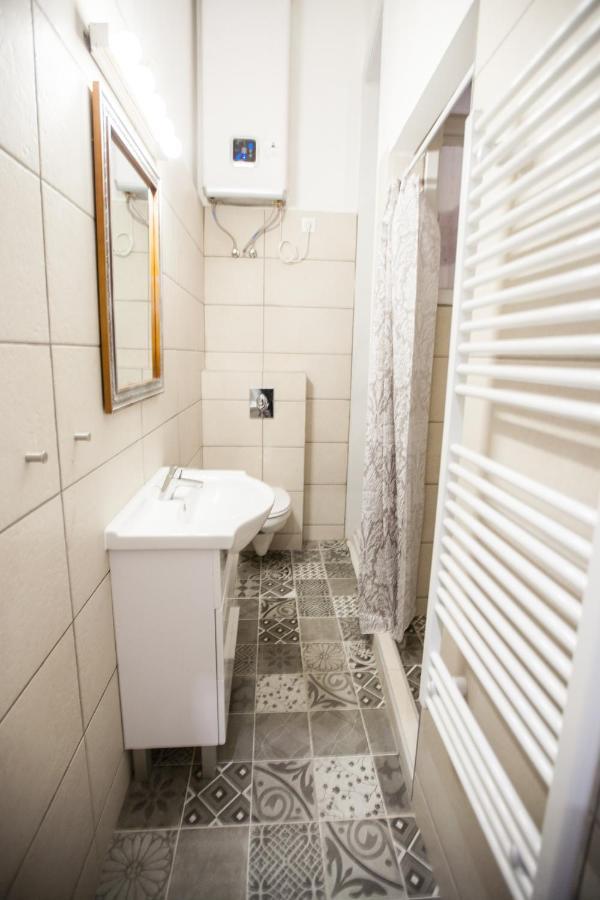 N40 By Small Home Budapest Ngoại thất bức ảnh